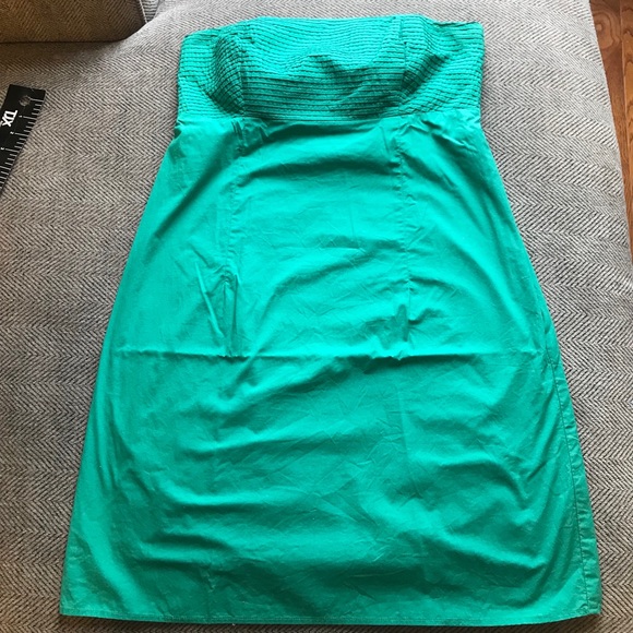 GAP Dresses & Skirts - 4/$20 Gap green strapless dress size small